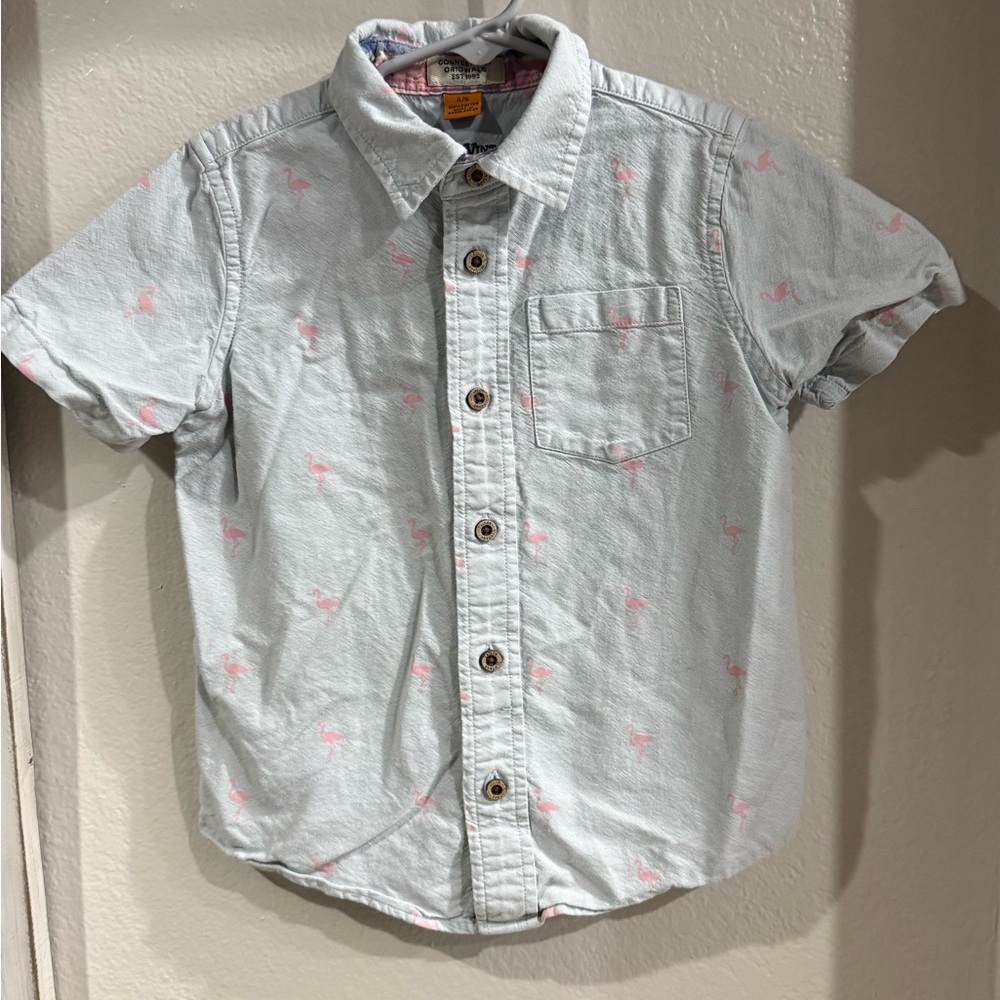 Light Blue Short Sleeve Button-Up Shirt 4:5 with Pink Flamingos